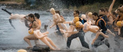 image 78水泳大会に膨張式人形を持ち込む